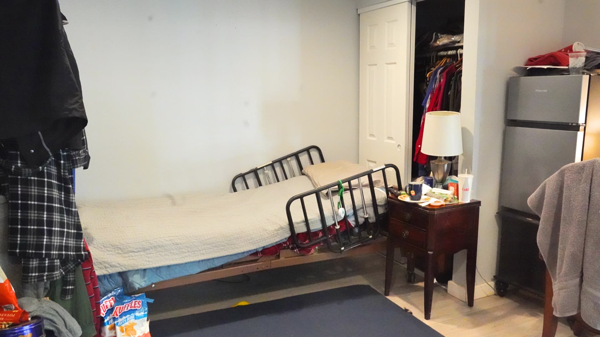 Front porch and welcome area